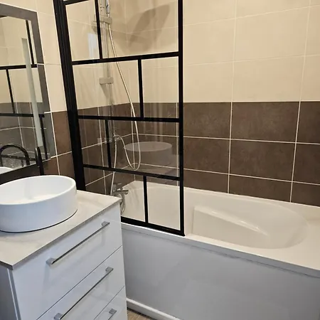 T3 Apartment *